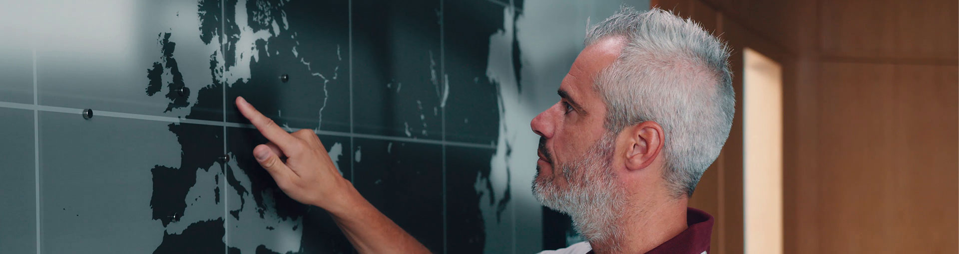 HOTLiNE & ONLiNE SUPPORT